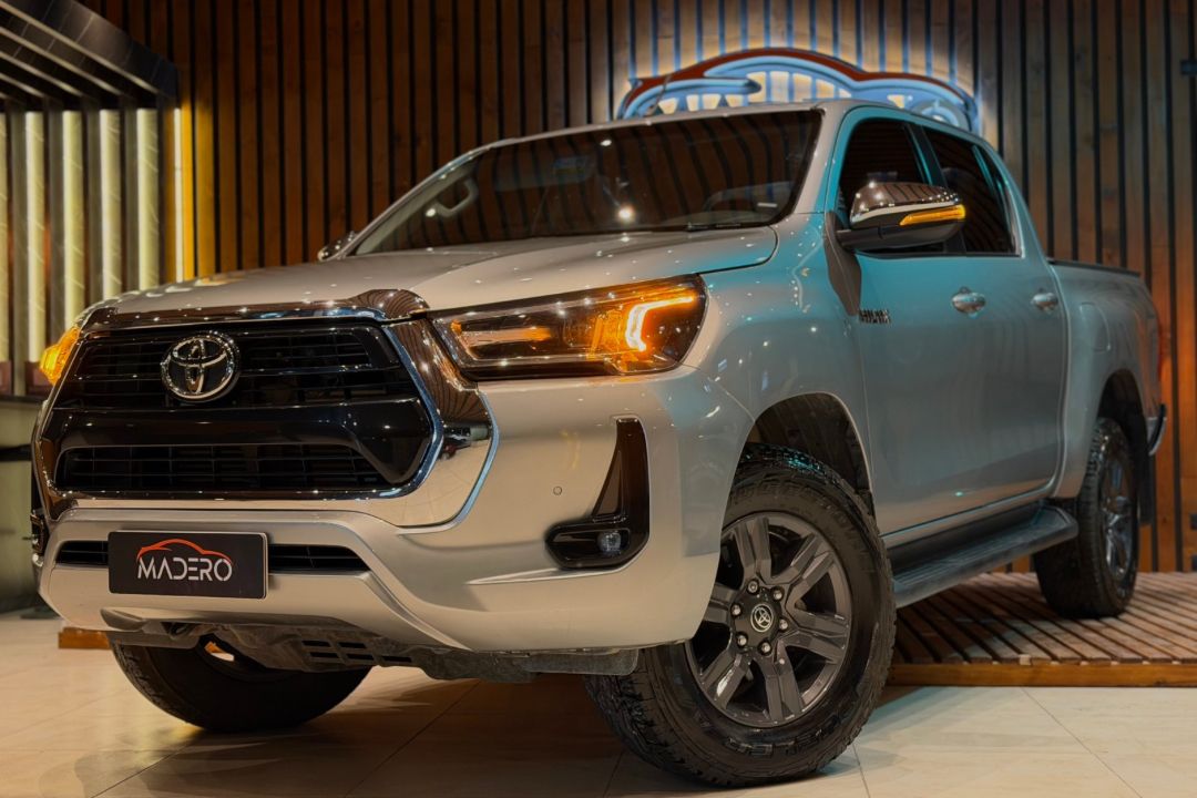 Toyota Hilux 2023 — foto 1 de 5