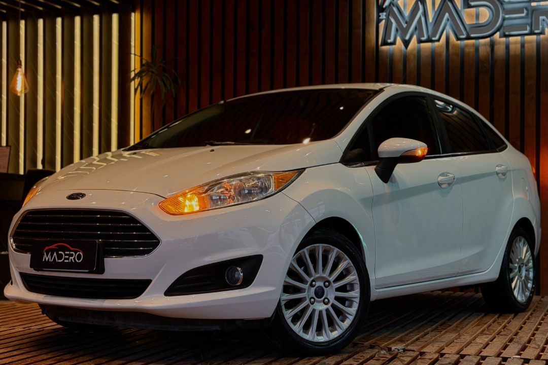 Ford Fiesta 2015 — foto 1 de 5